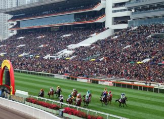 Sha Tin racing action.