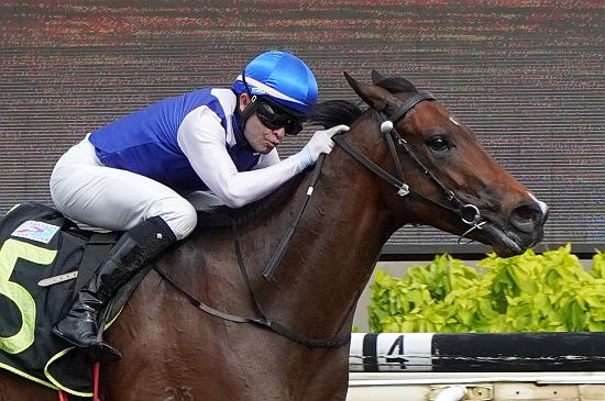 Ghalib (Manoel Nunes) makes a beeline for the winning post in the Kranji Stakes A (Race 8).