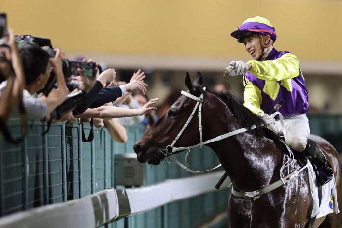 GMgWqbHasAAIdoL Chung, 27, completed his apprenticeship with a runaway success on Colourful Emperor for his master Tony Cruz.