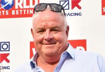 Tarry to thwart De Kock’s Ipi Tombe hat-trick