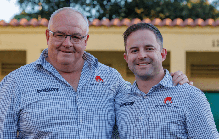 Mike and Mathew de Kock 麦德扣父子