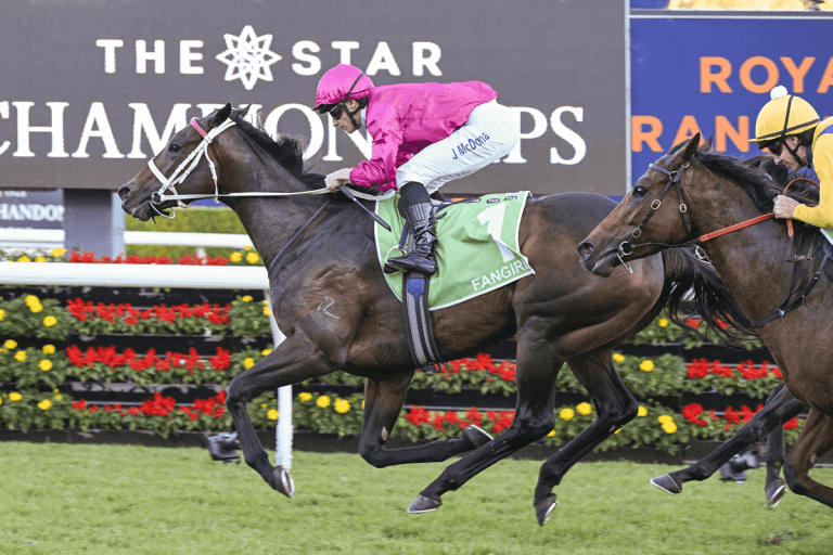 Fangirl25QueenoftheTurf